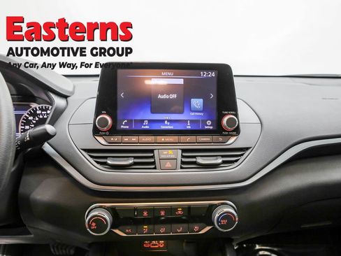 Used 2022 Nissan Altima 2.5 SV image 12