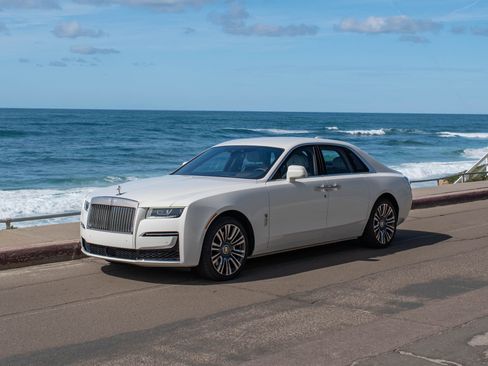 Certified 2022 Rolls-Royce Ghost w/ Ghost Package image 41