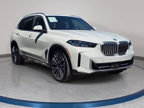 Used 2025 BMW X5 xDrive40i AWD/4WD image 4