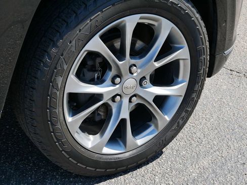 Used 2019 Jeep Grand Cherokee Summit image 9