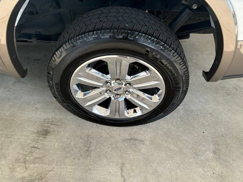 Used 2018 Ford F150 Lariat w/ Equipment Group 502A Luxury AWD/4WD image 24