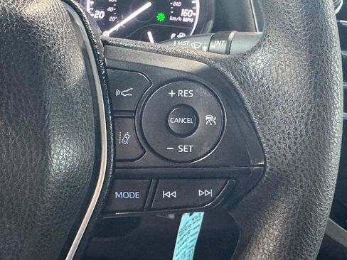 Used 2018 Toyota Camry LE FWD image 20