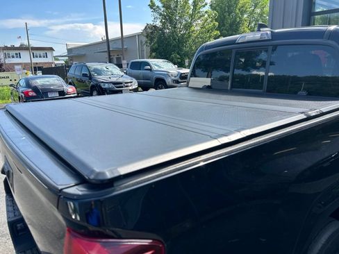 Used 2020 Toyota Tacoma SR AWD/4WD image 31