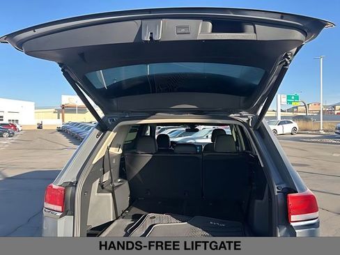 Used 2025 Volkswagen Atlas SEL image 14