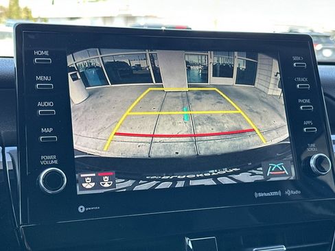 Used 2021 Toyota Camry XLE FWD image 18