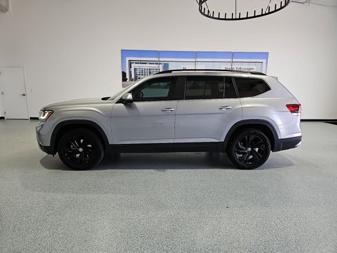 Certified 2023 Volkswagen Atlas SE FWD image 5