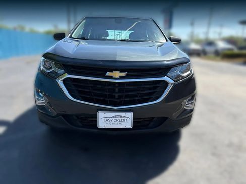 Used 2019 Chevrolet Equinox LS image 2