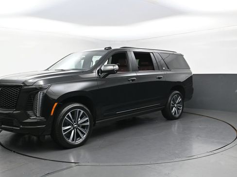 Used 2026 Cadillac Escalade ESV Sport AWD/4WD image 3
