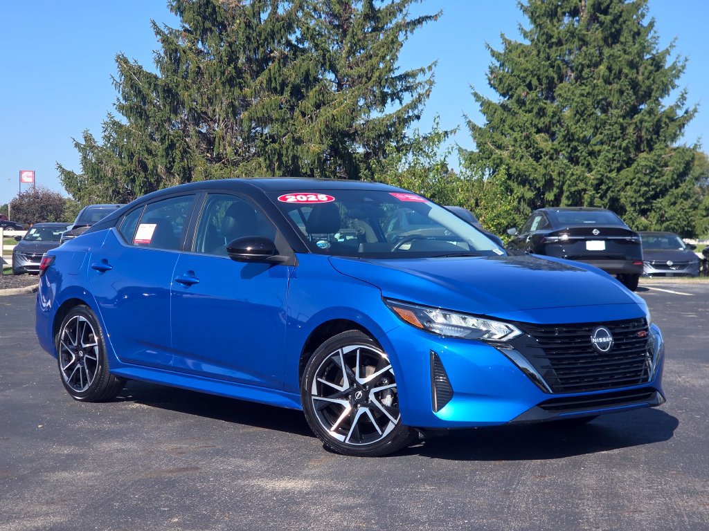 Certified 2025 Nissan Sentra SR w/ SR Premium Package FWD image 2