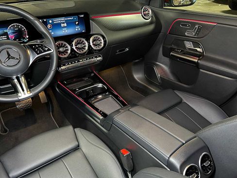 Certified 2025 Mercedes-Benz GLA 250 4MATIC image 37