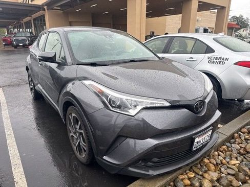 Used 2019 Toyota C-HR XLE image 1
