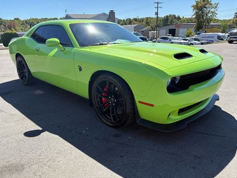 Used 2023 Dodge Challenger SRT Hellcat RWD image 7