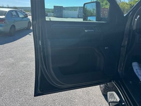 Used 2024 GMC Sierra 2500 AT4 AWD/4WD image 13