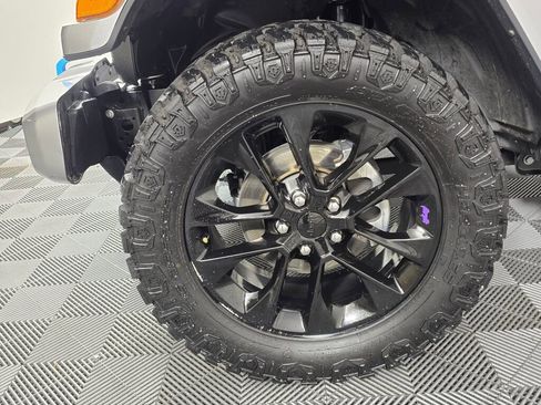 Used 2021 Jeep Wrangler Unlimited Sahara image 11