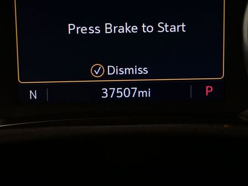 Used 2023 Chevrolet Traverse LT image 9