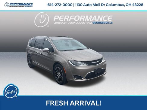 Used 2017 Chrysler Pacifica Limited w/ Advanced Safetytec Group image 1