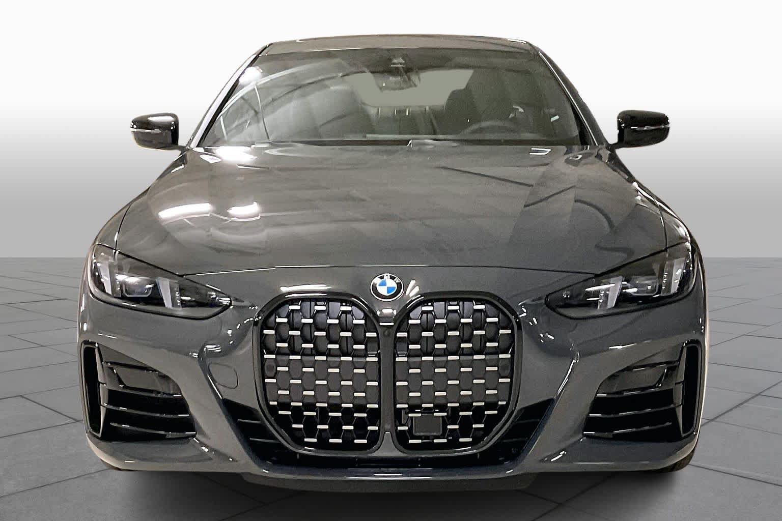 Used 2026 BMW 430i Coupe w/ M Sport Package RWD image 3