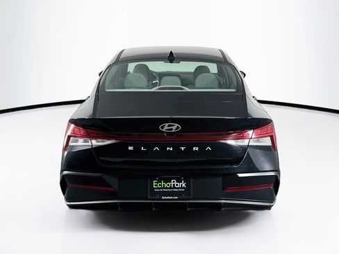 Used 2025 Hyundai Elantra SEL FWD image 7