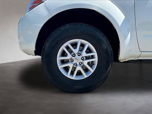 Used 2020 Nissan Frontier SV RWD image 32