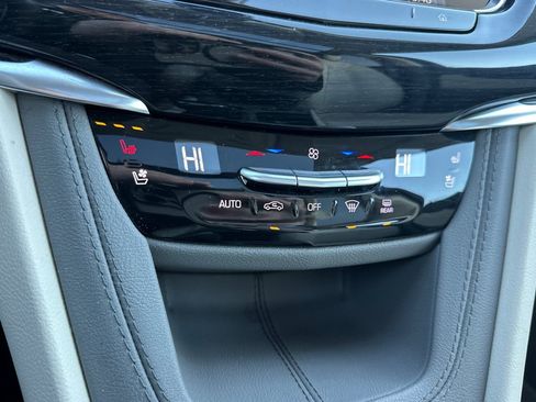 Certified 2025 Cadillac XT6 Premium Luxury image 29