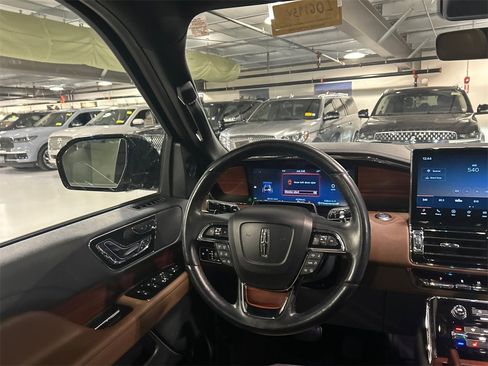 Certified 2022 Lincoln Navigator Reserve image 21