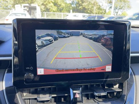 Used 2023 Toyota Corolla Cross XLE image 38