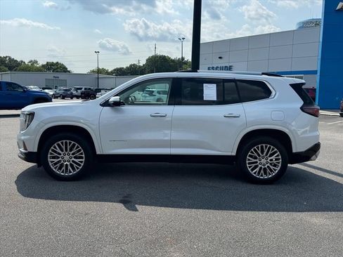 Used 2024 GMC Acadia Denali AWD/4WD image 6