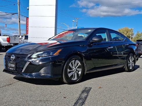 Certified 2025 Nissan Altima 2.5 S image 3