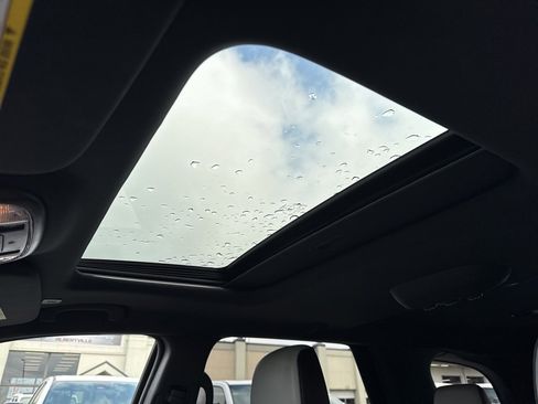 Used 2023 Dodge Durango GT image 42