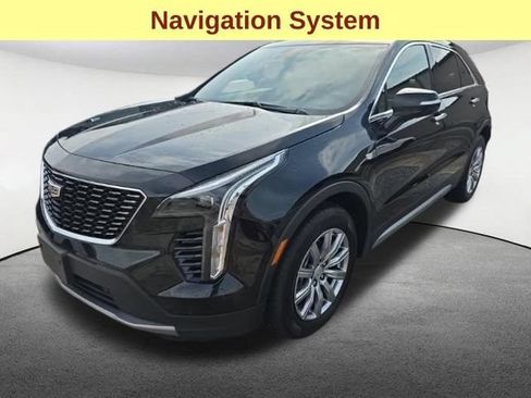 Used 2023 Cadillac XT4 Premium Luxury w/ Cold Weather Package AWD/4WD image 4