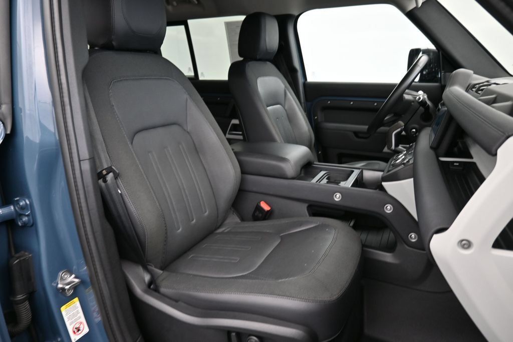 Used 2020 Land Rover Defender 110 SE AWD/4WD image 28