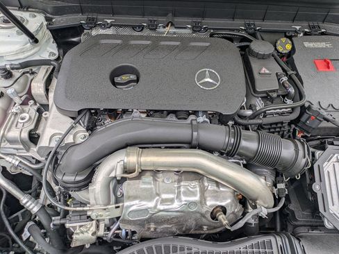 New 2025 Mercedes-Benz GLB 250 image 35