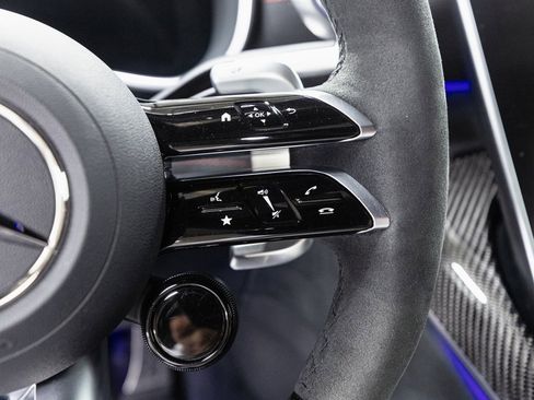 Used 2024 Mercedes-Benz SL 63 AMG 4MATIC image 14