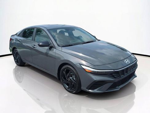 New 2026 Hyundai Elantra SEL Sport FWD image 2