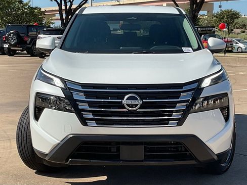 Used 2025 Nissan Rogue SV FWD image 2