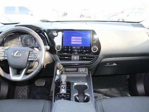 Certified 2024 Lexus NX 250 FWD image 10