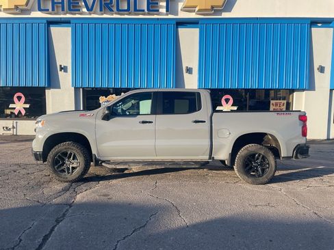 Used 2024 Chevrolet Silverado 1500 LT Trail Boss w/ Convenience Package II image 8
