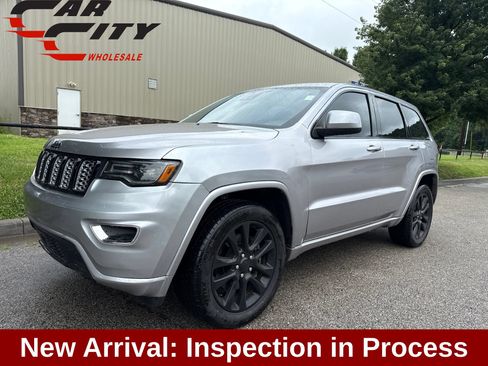 Used 2021 Jeep Grand Cherokee Laredo X AWD/4WD image 1