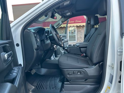 Used 2024 Chevrolet Silverado 2500 Custom w/ Custom Value Package image 25