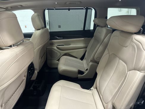 Used 2022 Jeep Grand Cherokee L Limited w/ Luxury Tech Group II image 31