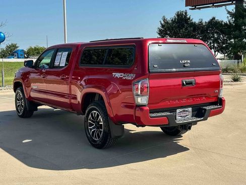 Used 2021 Toyota Tacoma TRD Sport AWD/4WD image 5