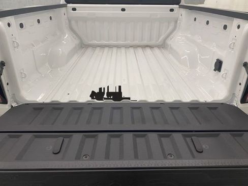 New 2025 Chevrolet Colorado LT w/ LT Convenience Package image 23