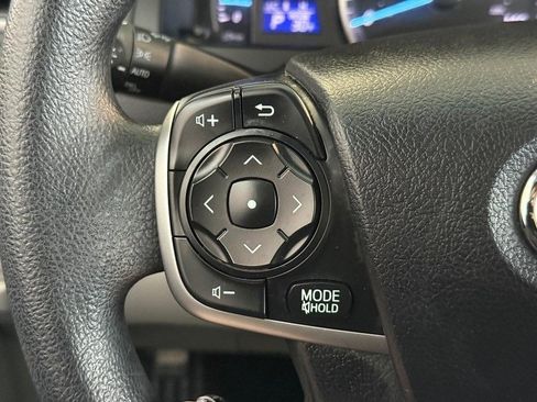 Used 2014 Toyota Camry LE image 18