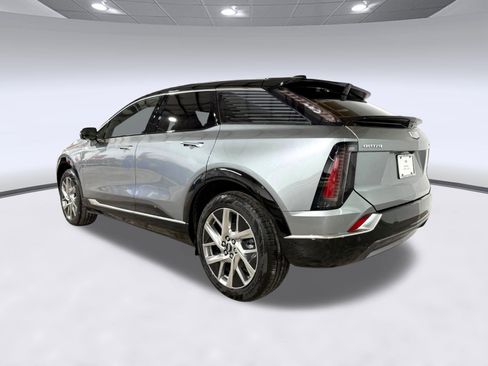 New 2025 Cadillac Optiq Luxury 2 AWD/4WD image 3