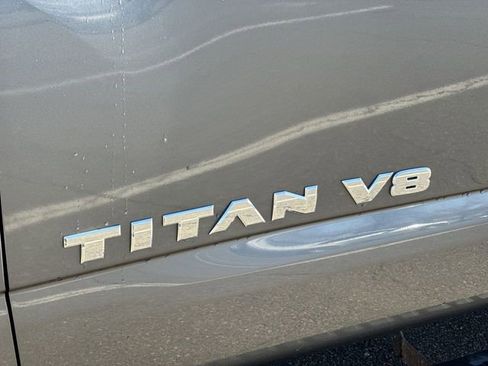 Used 2020 Nissan Titan SV w/ SV Convenience Package image 28