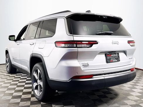New 2026 Jeep Grand Cherokee L Limited w/ Luxury Tech Group II AWD/4WD image 5