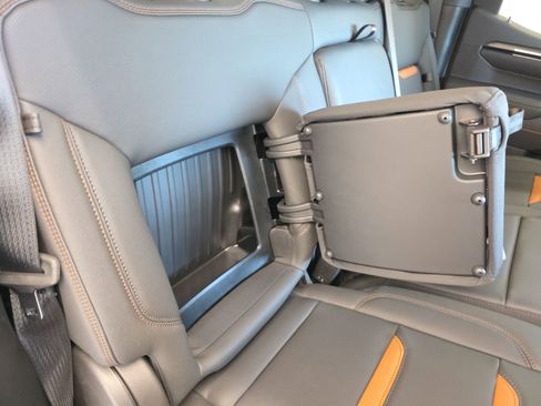 Used 2025 GMC Sierra 1500 AT4 w/ AT4 Premium Package image 14