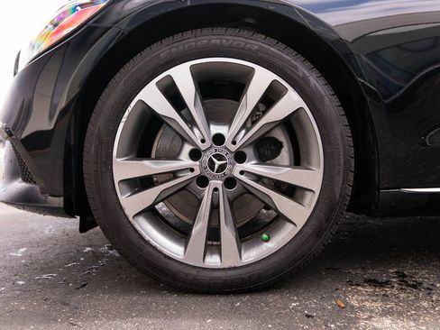 Used 2019 Mercedes-Benz C 300 Sedan image 11