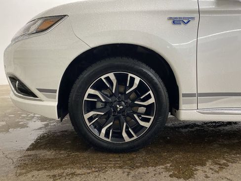 Used 2018 Mitsubishi Outlander GT image 11