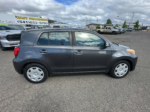 Used 2011 Scion xD FWD image 3